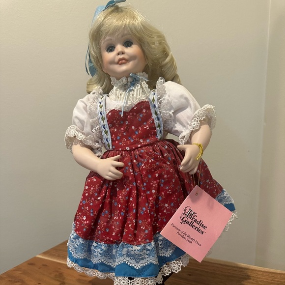 1990’s - 14” Porcelain Doll - Paradise Galleries - Picture 4 of 4